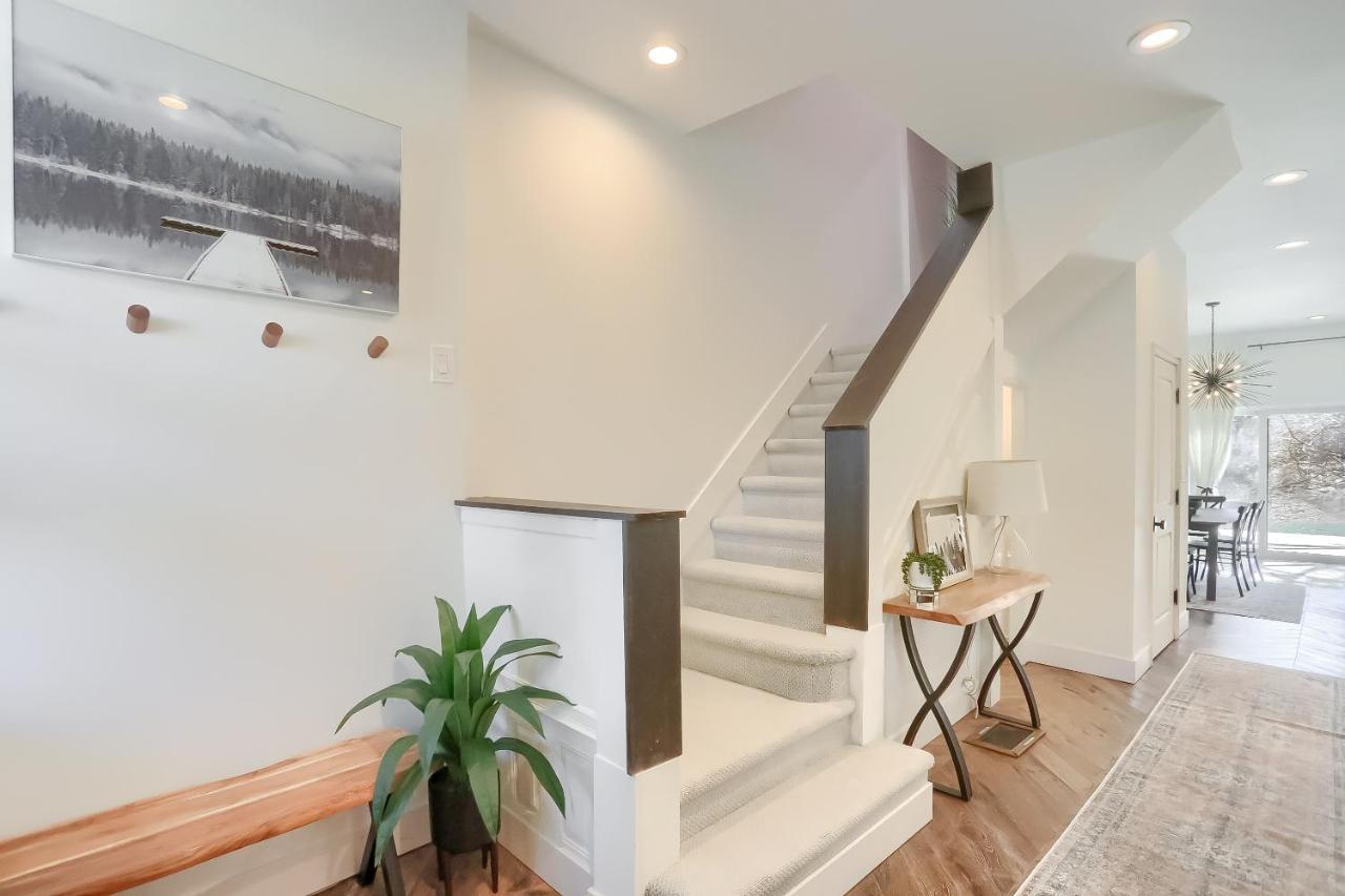 Newly Renovated Victorian Gem Perfect Space For Family Vacations! Pittsburgh Exteriör bild