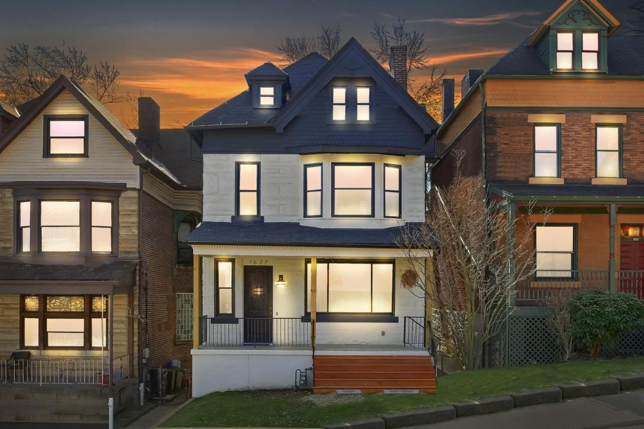 Newly Renovated Victorian Gem Perfect Space For Family Vacations! Pittsburgh Exteriör bild