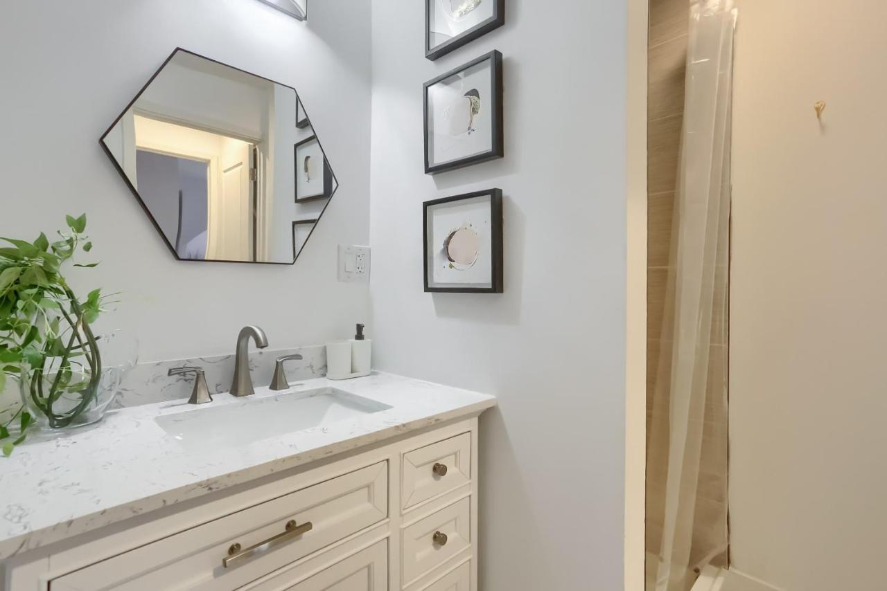 Newly Renovated Victorian Gem Perfect Space For Family Vacations! Pittsburgh Exteriör bild