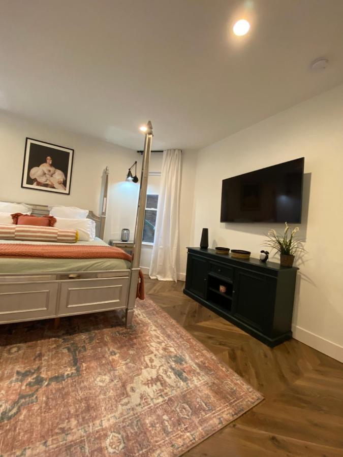 Newly Renovated Victorian Gem Perfect Space For Family Vacations! Pittsburgh Exteriör bild