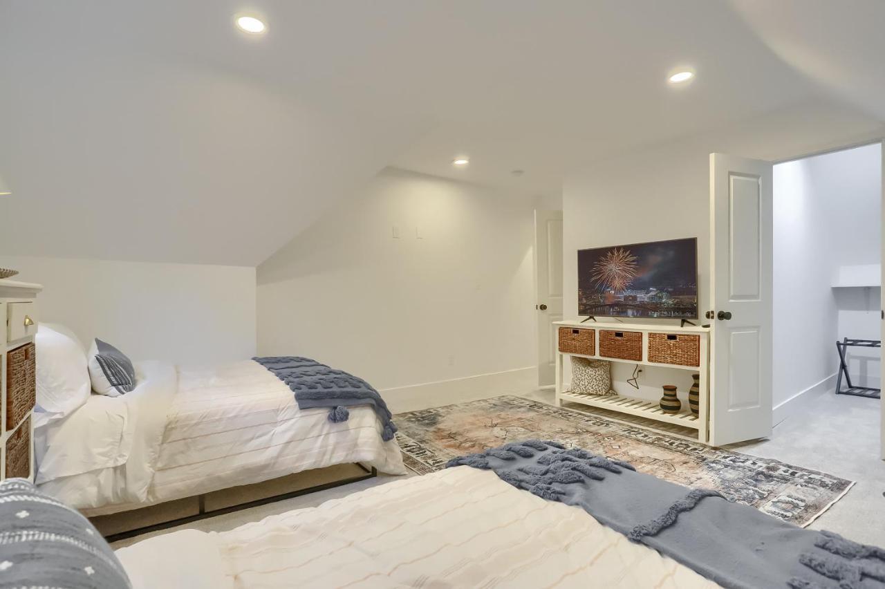 Newly Renovated Victorian Gem Perfect Space For Family Vacations! Pittsburgh Exteriör bild