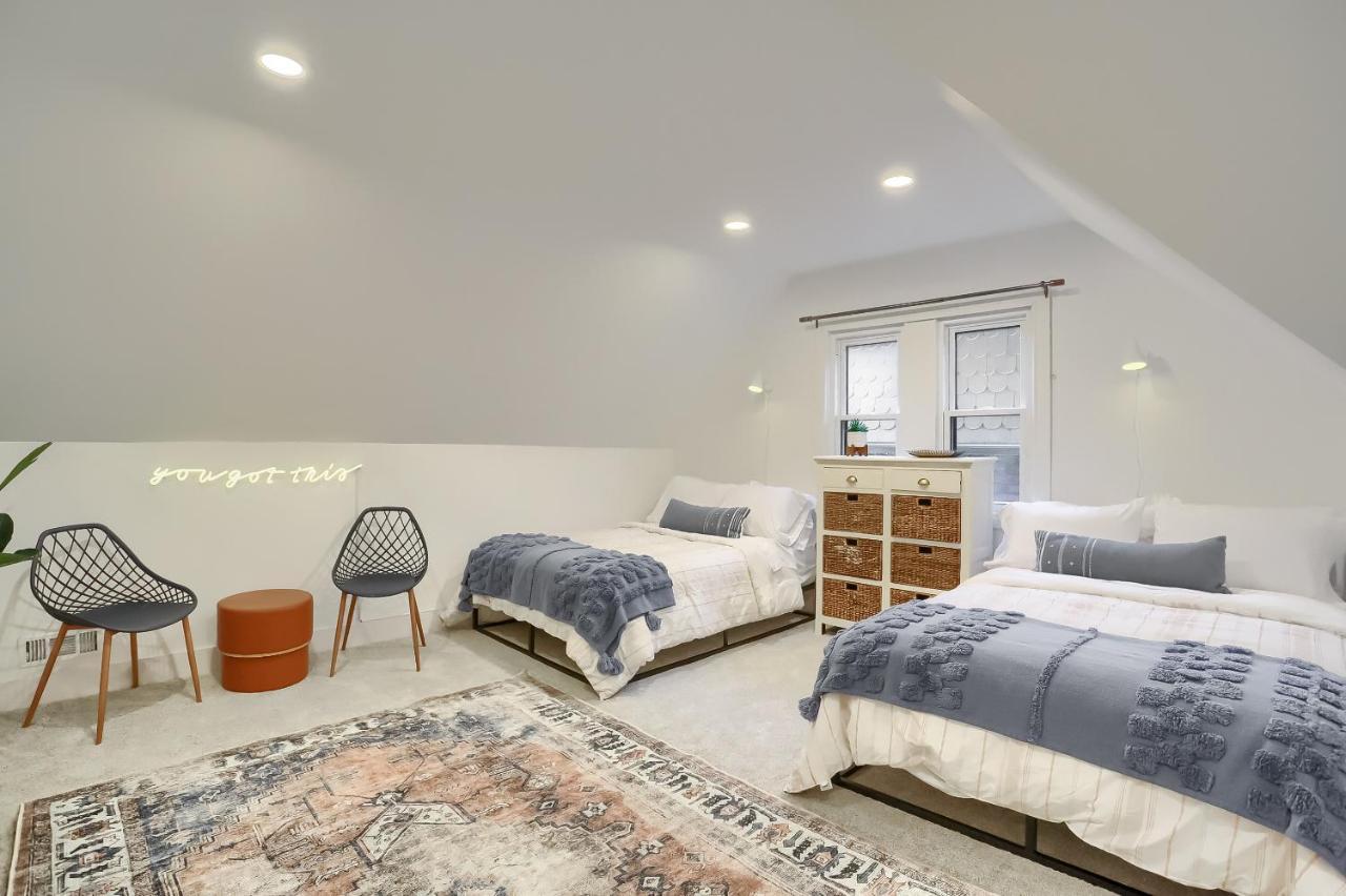 Newly Renovated Victorian Gem Perfect Space For Family Vacations! Pittsburgh Exteriör bild