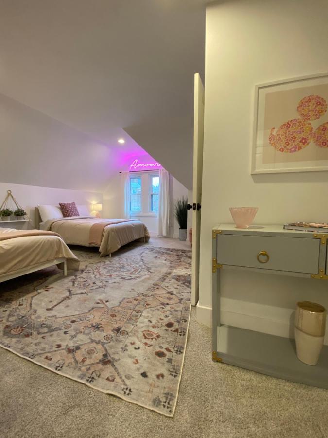 Newly Renovated Victorian Gem Perfect Space For Family Vacations! Pittsburgh Exteriör bild